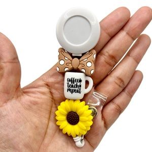 Teacher 🍎 Badge Reel